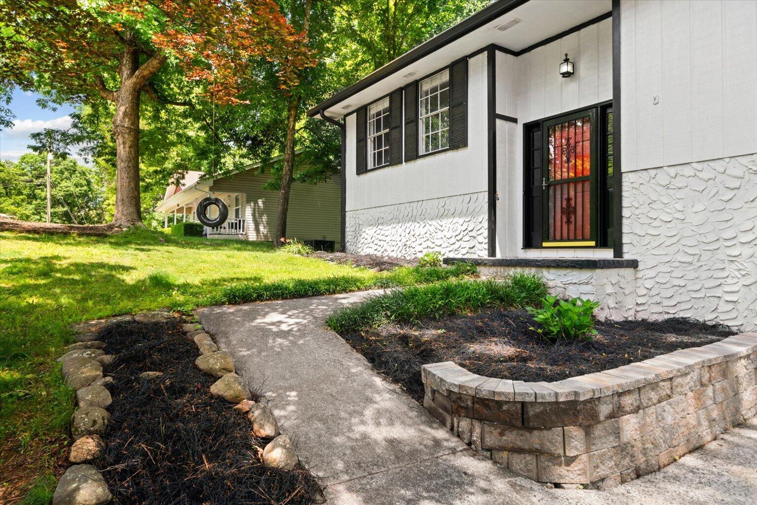 604 Pine Oaks Drive