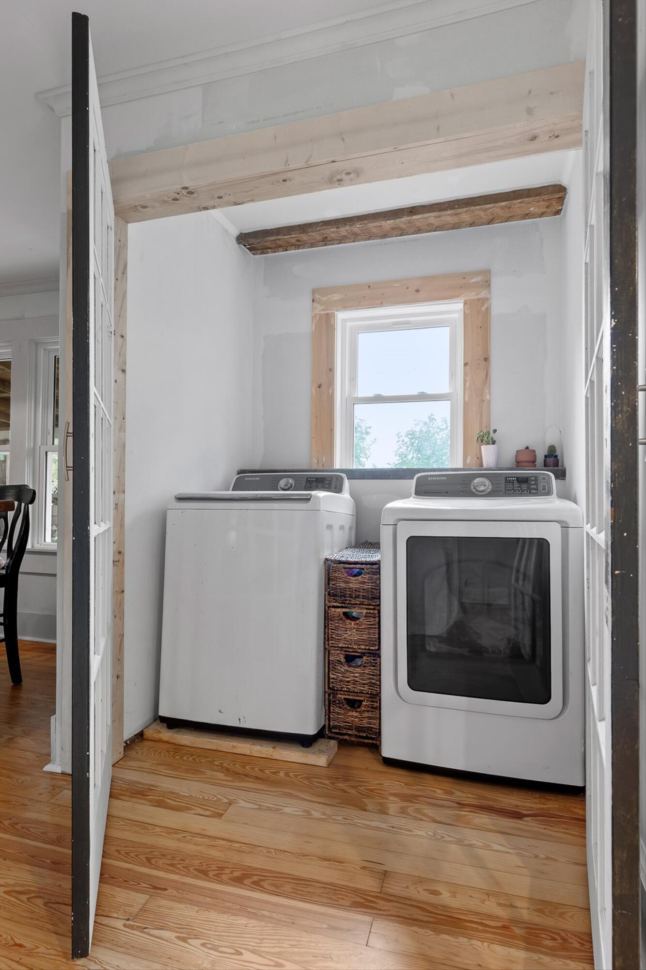 Chattanooga, Tennessee 37405, United States, 2 Bedrooms Bedrooms, ,1 BathroomBathrooms,Residential,Pending,235987