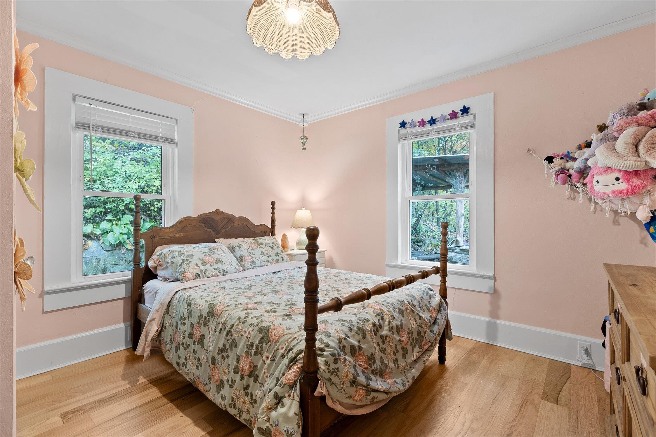 Chattanooga, Tennessee 37405, United States, 2 Bedrooms Bedrooms, ,1 BathroomBathrooms,Residential,Pending,235987