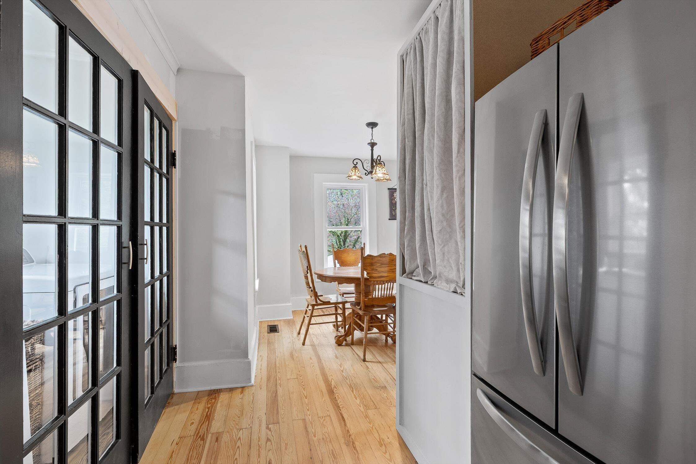 Chattanooga, Tennessee 37405, United States, 2 Bedrooms Bedrooms, ,1 BathroomBathrooms,Residential,Pending,235987