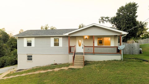 Photo of 4127 Lost Oaks Drive, Ooltewah, TN 37363 (MLS # 1541981)