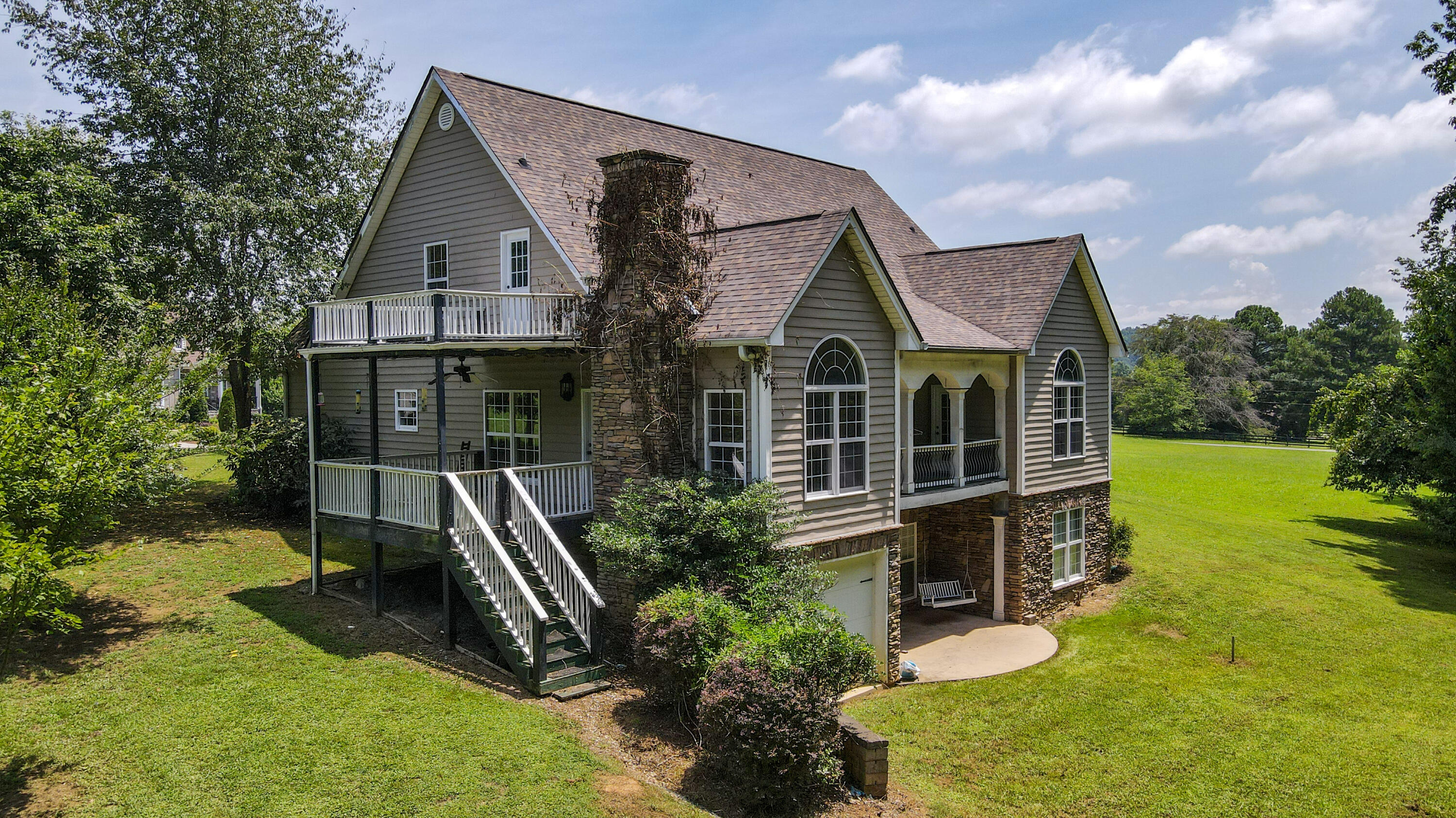 355 Leatha Lane NW
