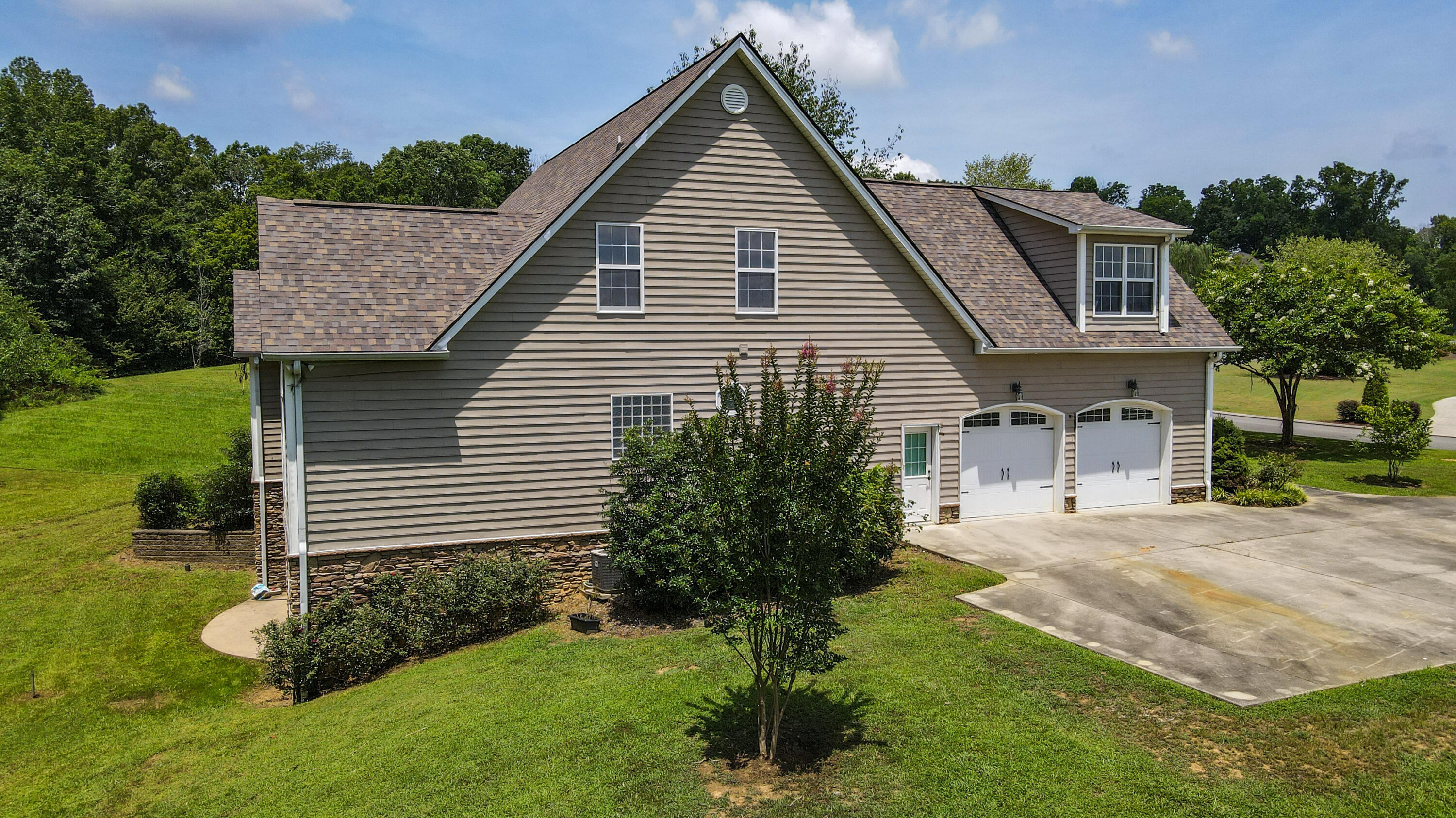 355 Leatha Lane NW