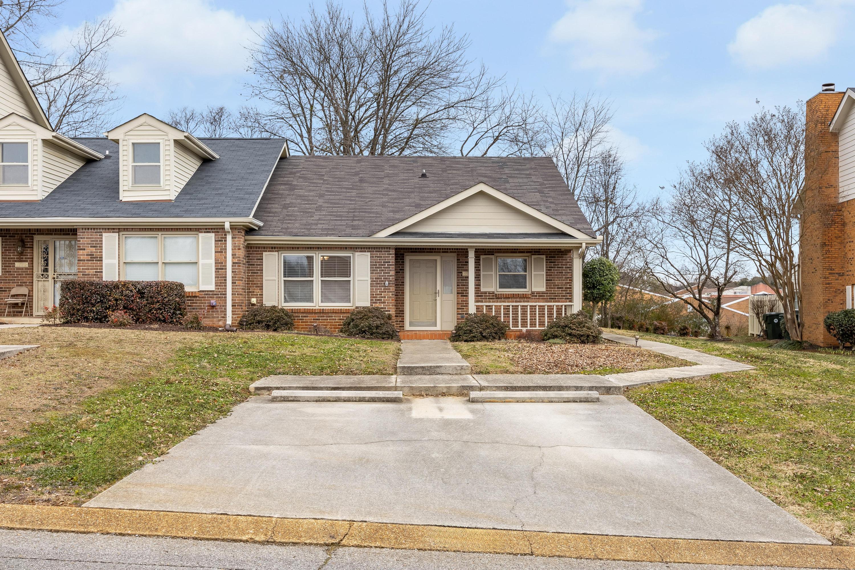 6744 Hickory Manor Circle, Chattanooga, Tennessee image 2