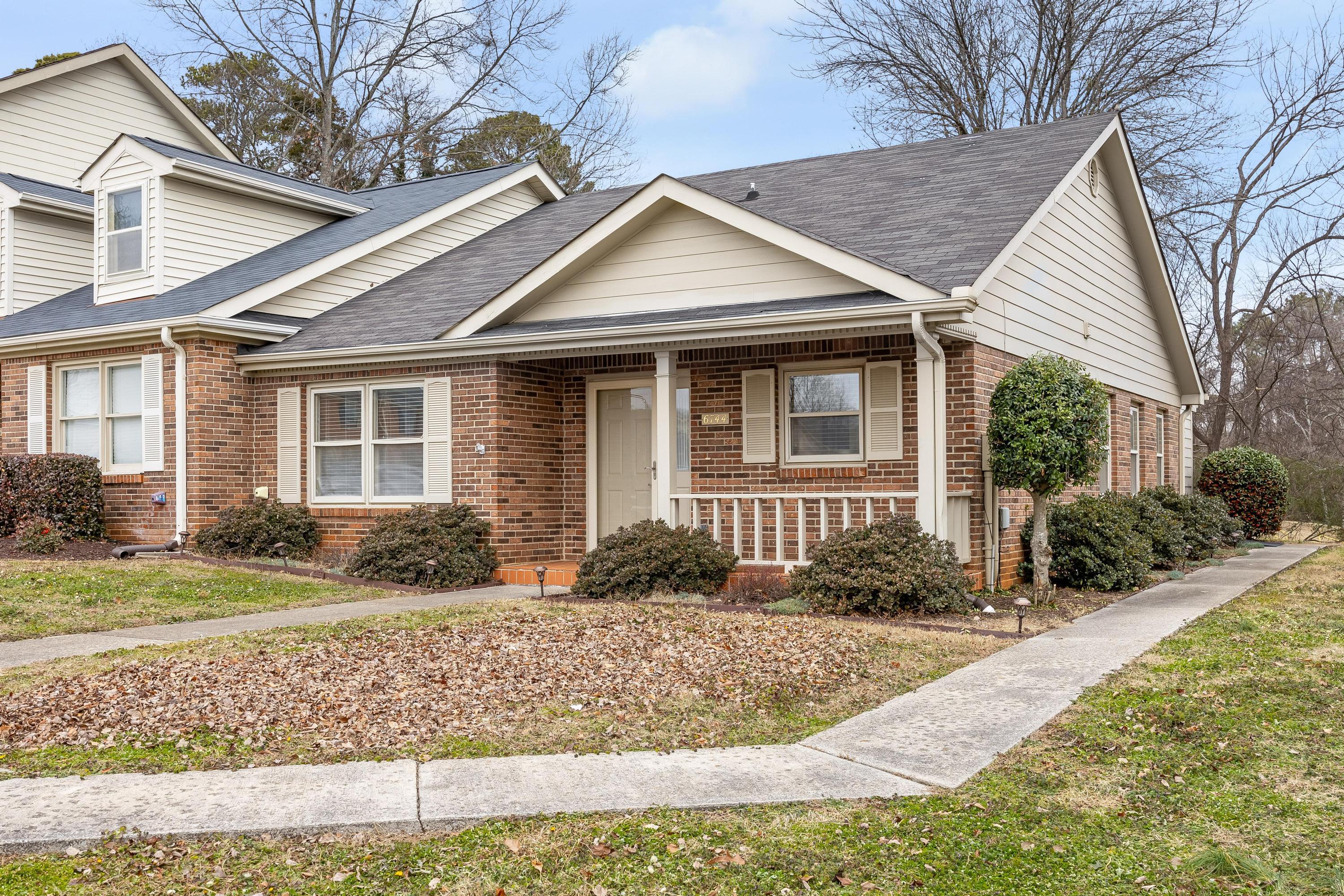 6744 Hickory Manor Circle, Chattanooga, Tennessee image 1
