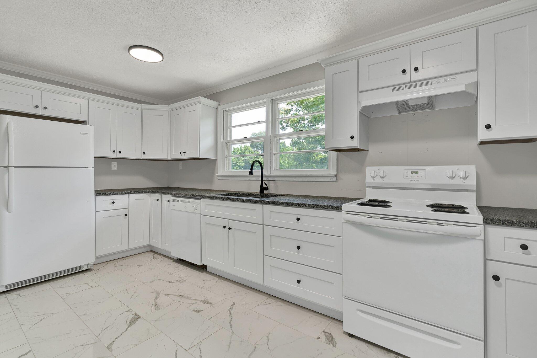 1204 Greenwood Road