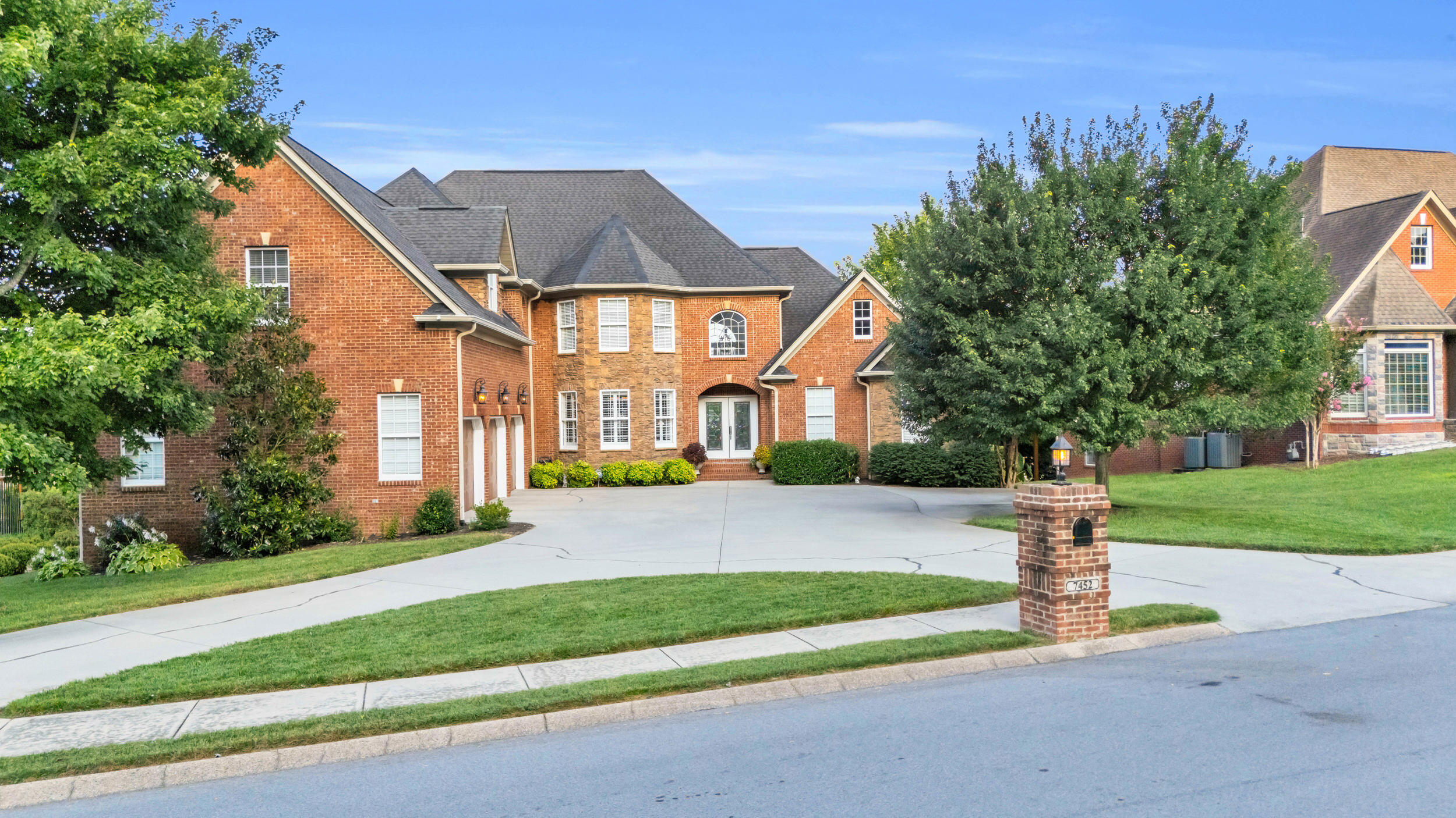 7452 Splendid View Drive