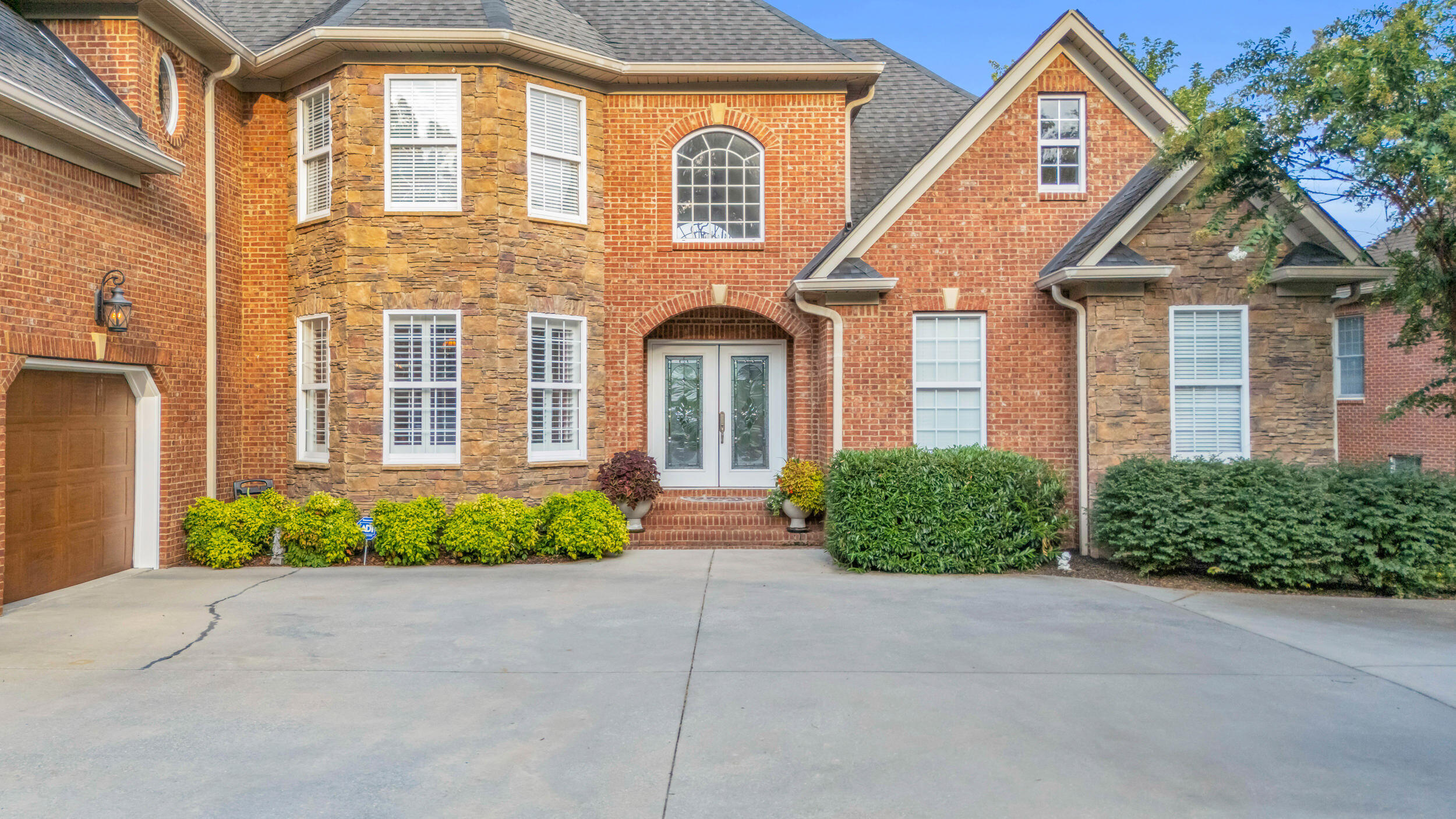 7452 Splendid View Drive