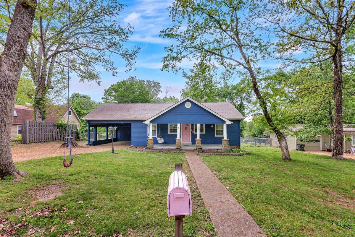 856 Kentucky Avenue, Signal Mountain, Tennessee image 2