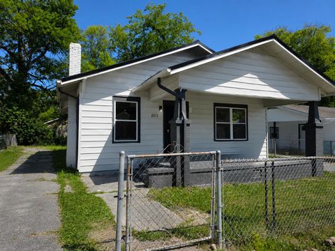 Photo of 2512 Taylor Street, Chattanooga, TN 37406 (MLS # 1534926)