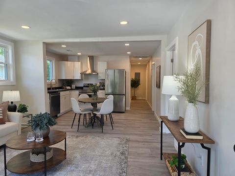 Photo of 2512 Taylor Street, Chattanooga, TN 37406 (MLS # 1534926)