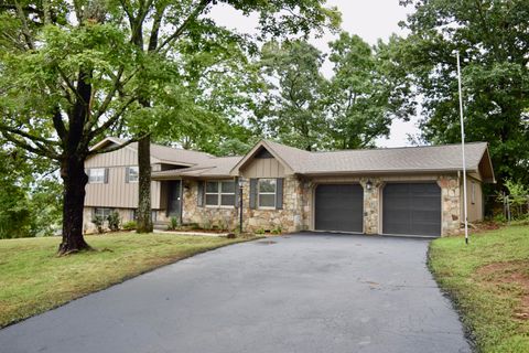 Homes For Sale - 1324 Clearpoint Drive<br/> Hixson, TN 37343