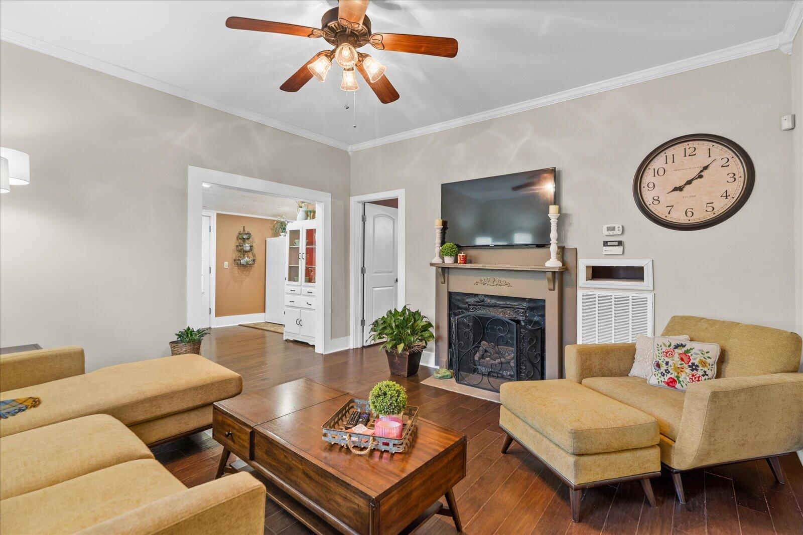 318 Locust Avenue
