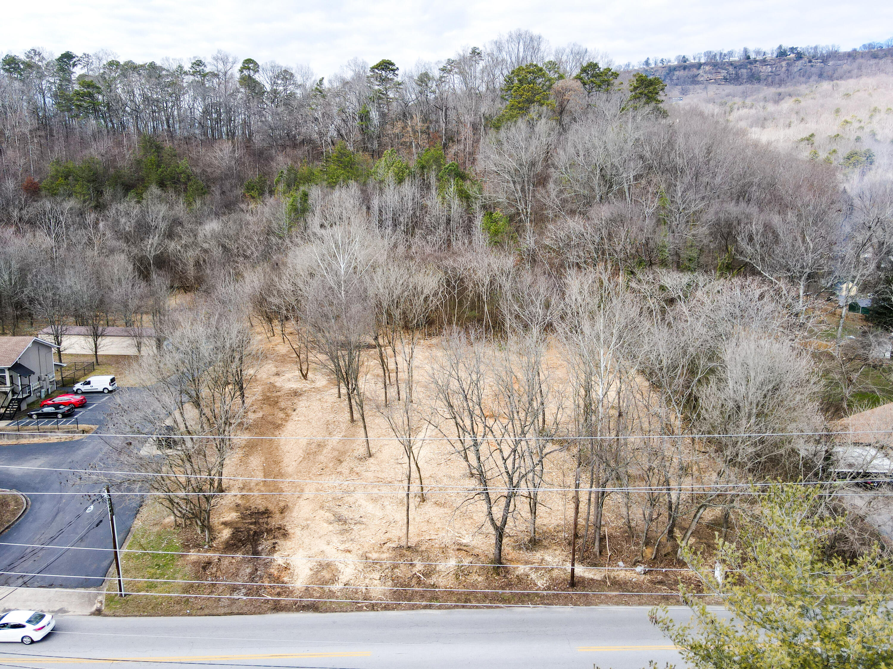 Photo 1 of 17 — 925 Mountain Creek Road, Chattanooga, TN 37405