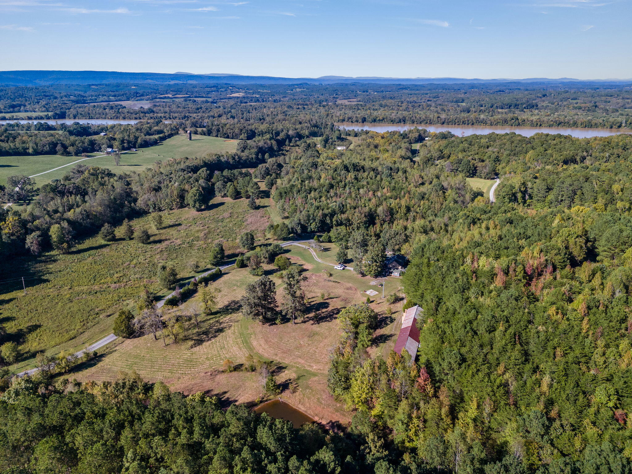 3501 N Hunter Bend Road, Decatur, Tennessee image 8