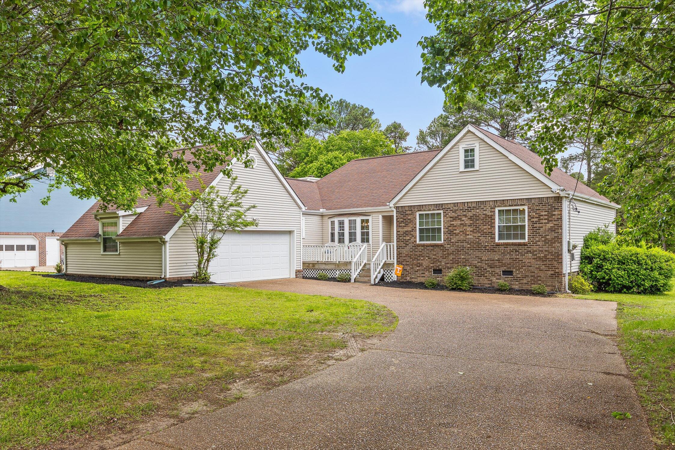 7403 Flagstone Drive, Ooltewah, Tennessee image 1