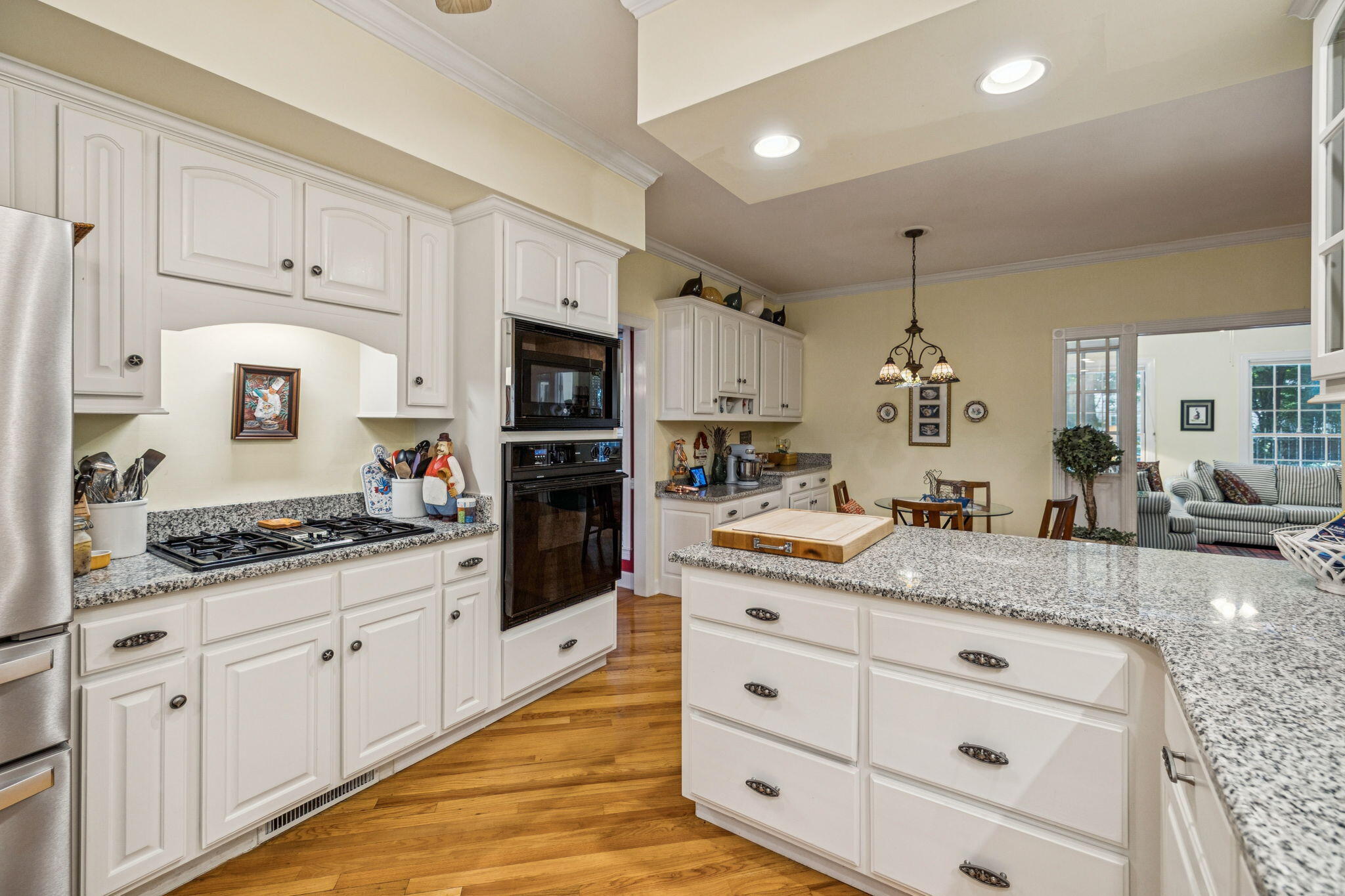 1418 Oakhurst Drive
