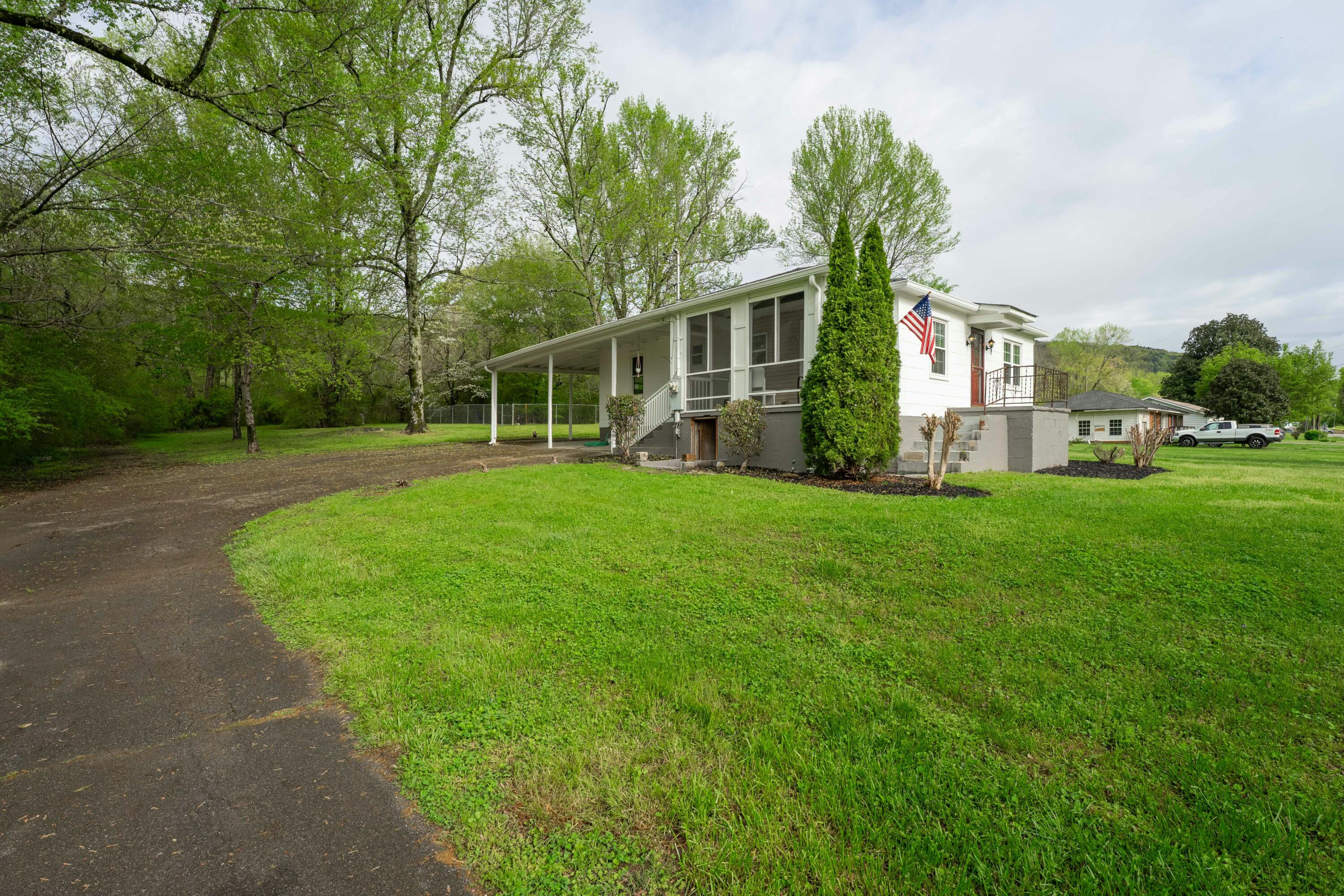 10477 Walden Street, Soddy Daisy, Tennessee image 2
