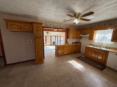 Tiny photo for 115 Lake Shore Drive, Pikeville, TN 37367 (MLS # 1528436)