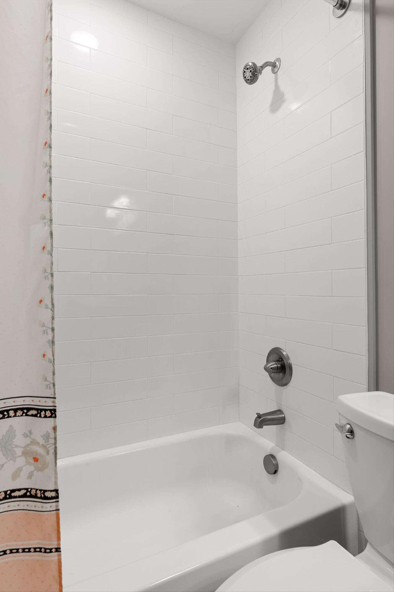 Chattanooga, Tennessee 37405, United States, 2 Bedrooms Bedrooms, ,2 BathroomsBathrooms,Residential,Active,252350