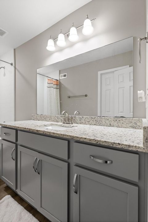 Tiny photo for 900 Mountain Creek Road, Chattanooga, TN 37405 (MLS # 1524936)