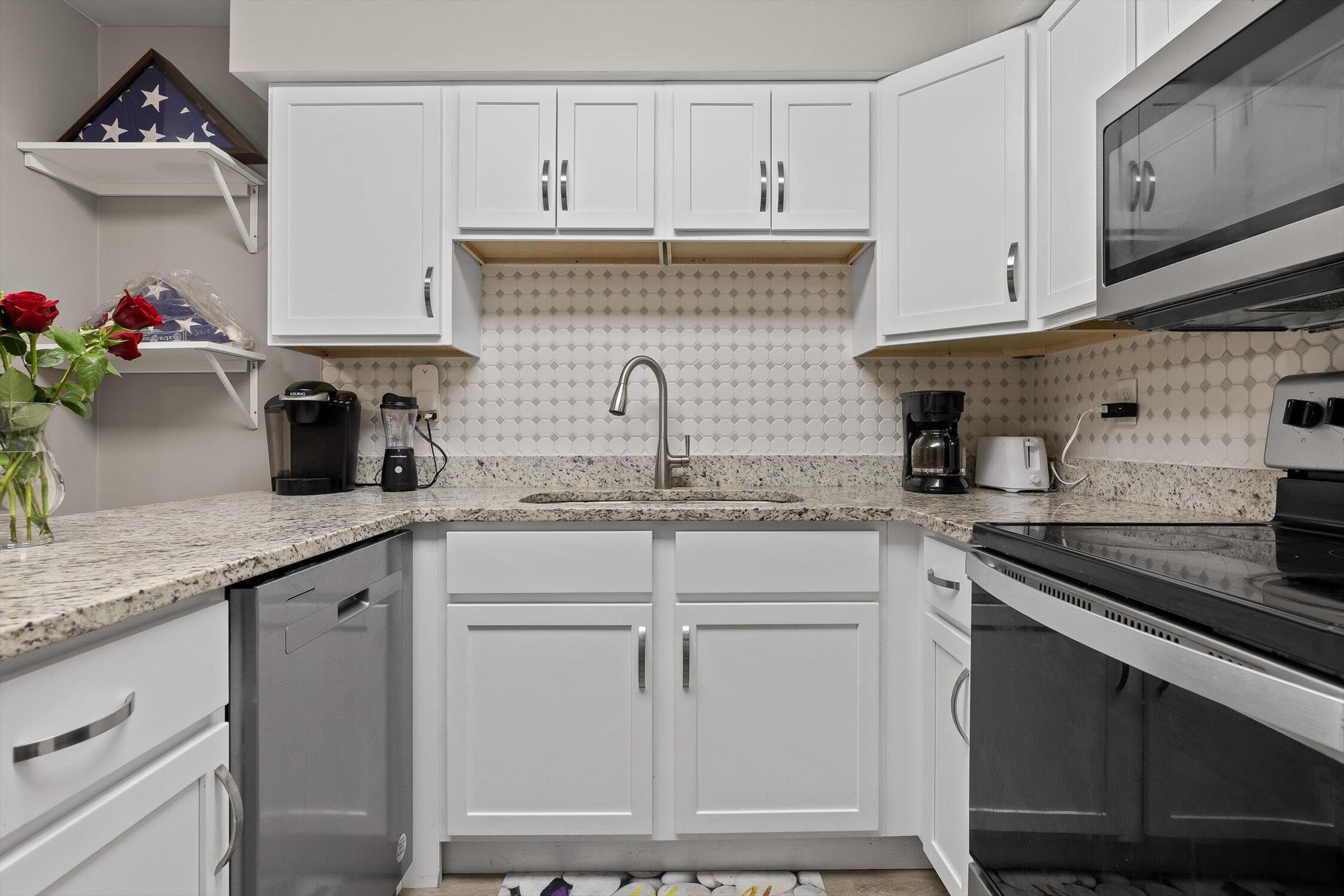 Chattanooga, Tennessee 37405, United States, 2 Bedrooms Bedrooms, ,2 BathroomsBathrooms,Residential,Active,252350