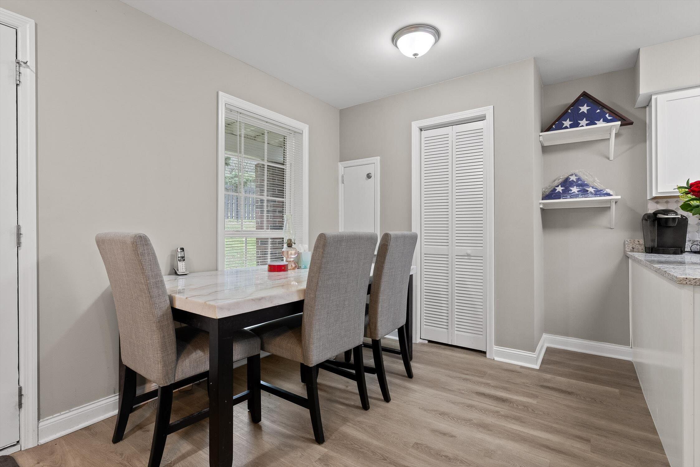 Chattanooga, Tennessee 37405, United States, 2 Bedrooms Bedrooms, ,2 BathroomsBathrooms,Residential,Active,252350