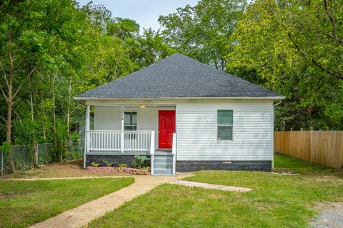 Photo of 1014 Lee Avenue, Rossville, GA 30741 (MLS # 1521551)