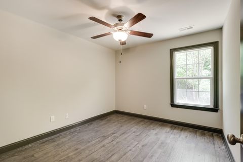 Tiny photo for 1064 E Elmwood Drive, Chattanooga, TN 37405 (MLS # 1526601)