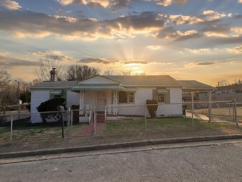 Photo of 3712 West Avenue, Chattanooga, TN 37410 (MLS # 1527533)