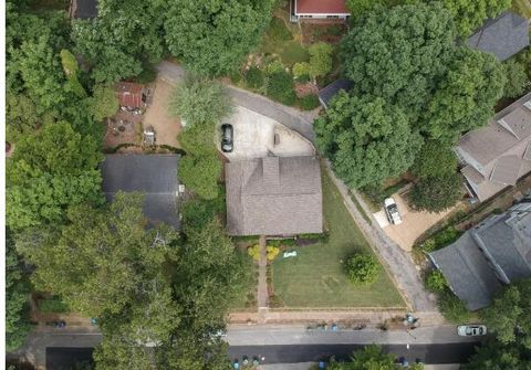 Tiny photo for 1027 Winthrop Street, Chattanooga, TN 37405 (MLS # 1525671)