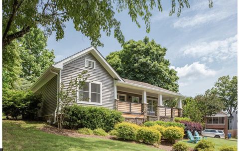 Photo of 1027 Winthrop Street, Chattanooga, TN 37405 (MLS # 1525671)