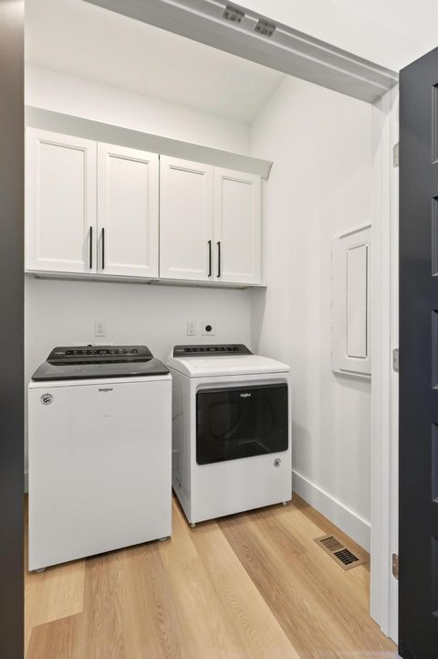 Tiny photo for 28 Sawyer Street, Chattanooga, TN 37405 (MLS # 1528712)