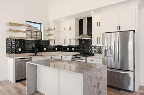 Tiny photo for 28 Sawyer Street, Chattanooga, TN 37405 (MLS # 1528712)