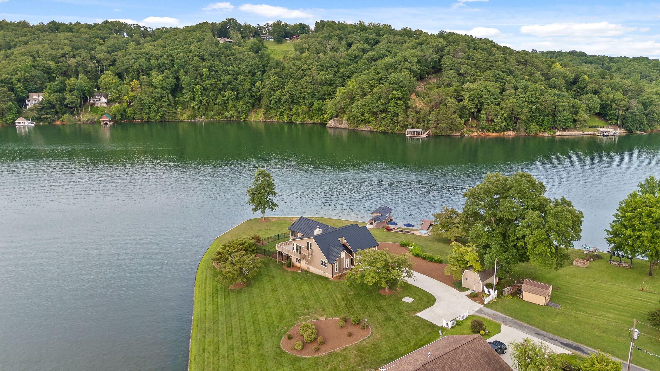 Spring City, Tennessee 37381, United States, 4 Bedrooms Bedrooms, ,4 BathroomsBathrooms,Residential,Active,164960