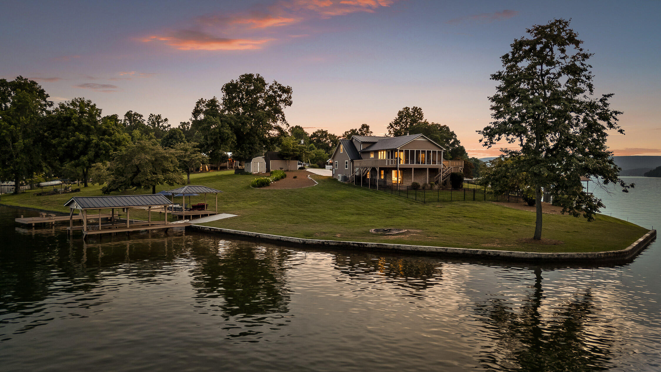 Spring City, Tennessee 37381, United States, 4 Bedrooms Bedrooms, ,4 BathroomsBathrooms,Residential,Active,164960