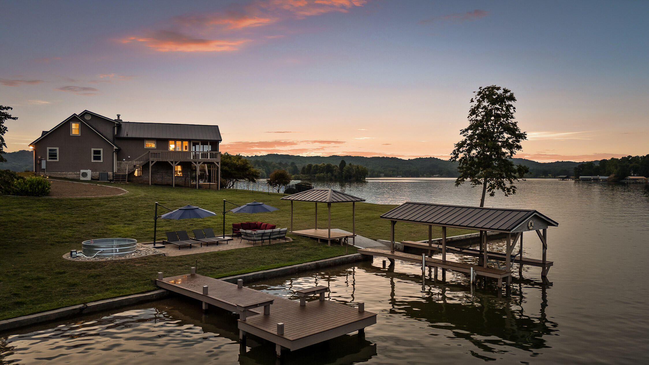 Spring City, Tennessee 37381, United States, 4 Bedrooms Bedrooms, ,4 BathroomsBathrooms,Residential,Active,164960