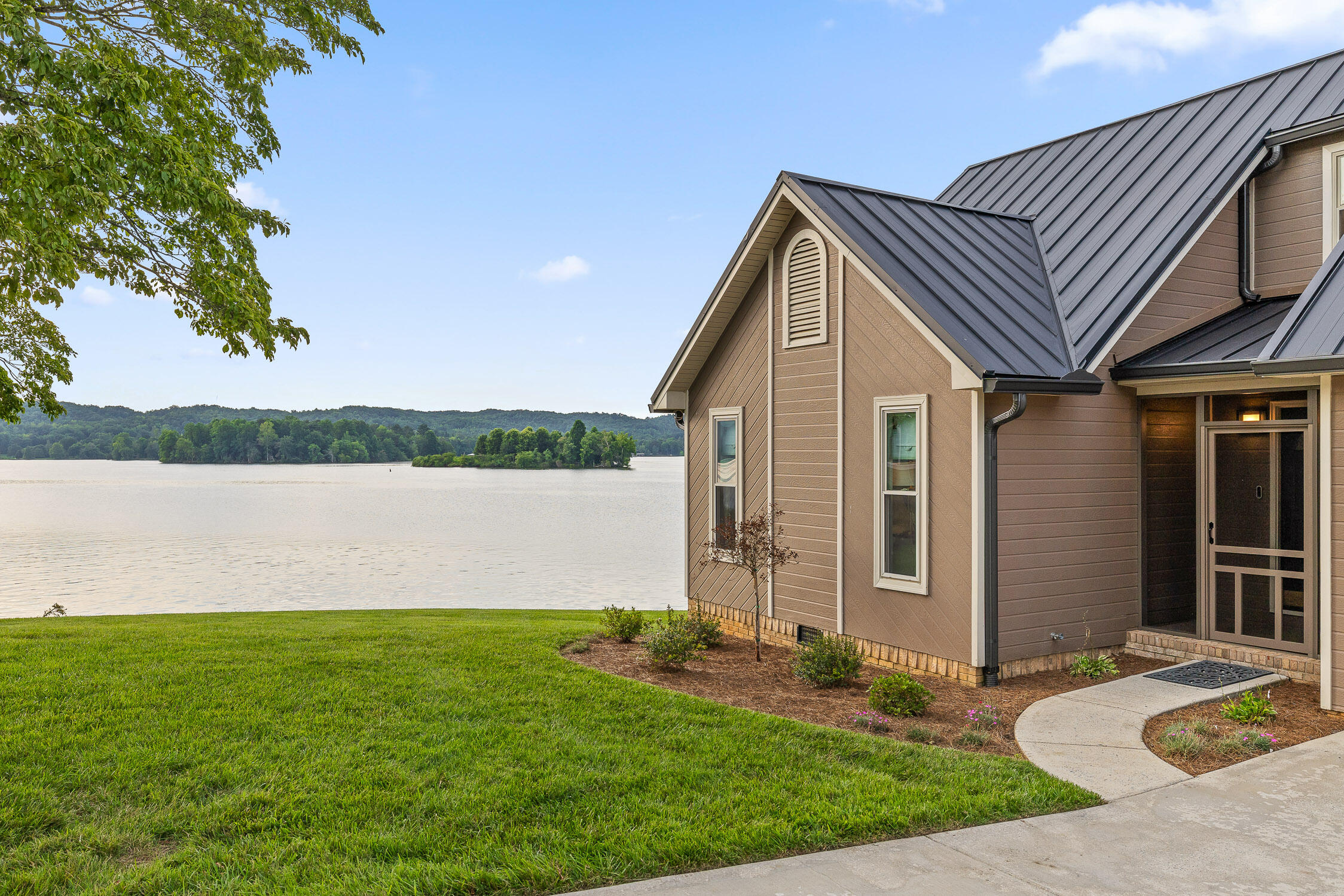 Spring City, Tennessee 37381, United States, 4 Bedrooms Bedrooms, ,4 BathroomsBathrooms,Residential,Active,164960