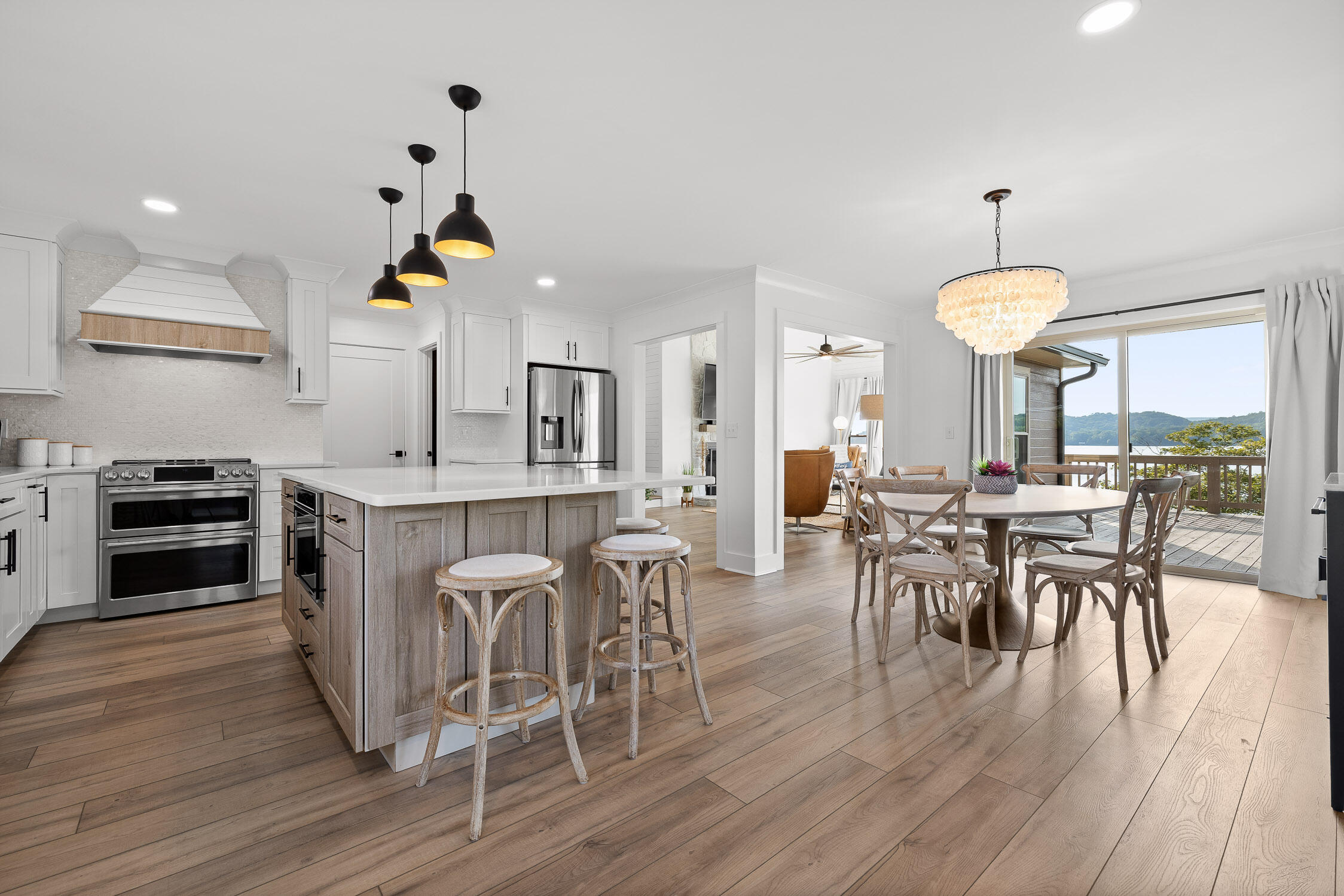 Spring City, Tennessee 37381, United States, 4 Bedrooms Bedrooms, ,4 BathroomsBathrooms,Residential,Active,164960