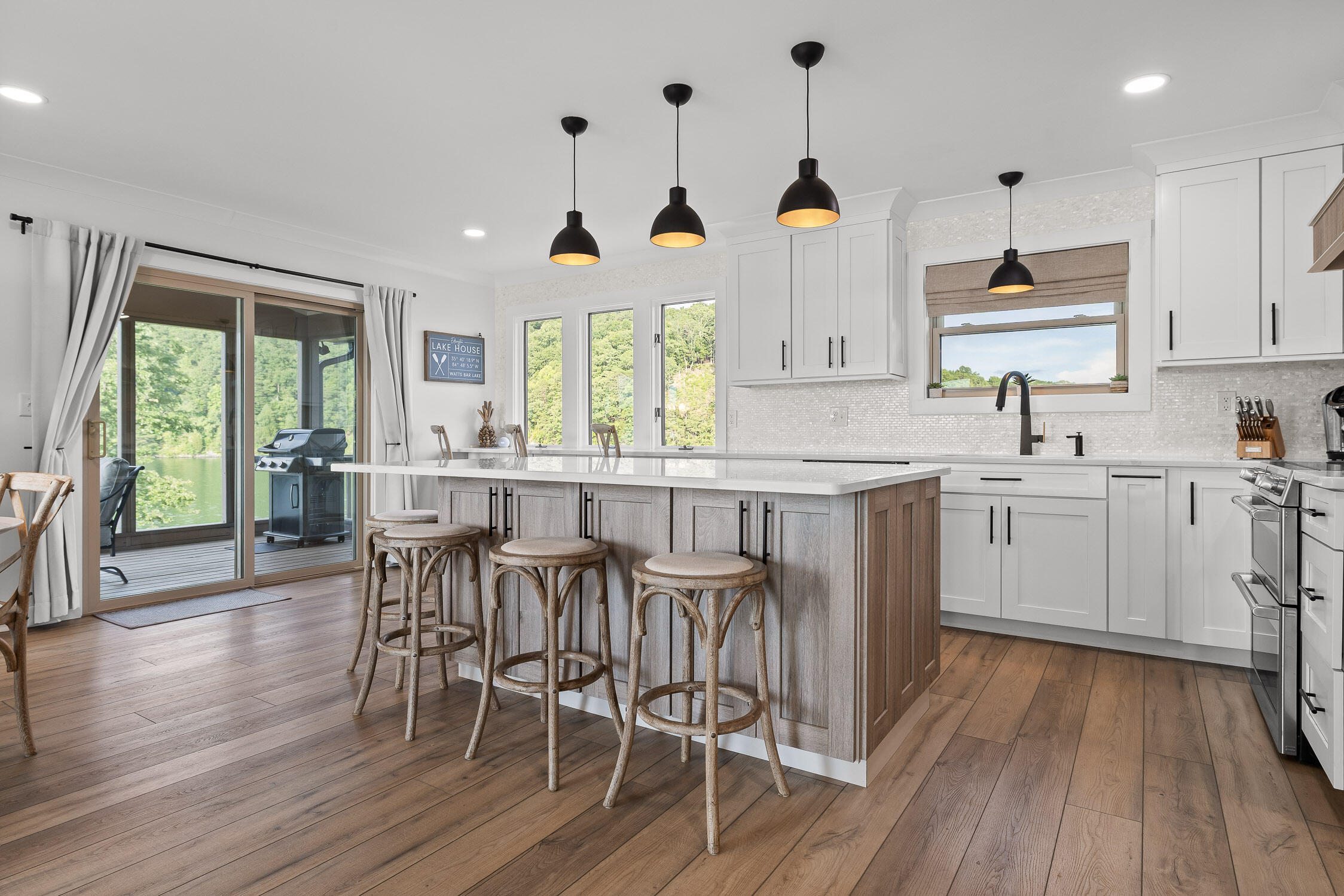 Spring City, Tennessee 37381, United States, 4 Bedrooms Bedrooms, ,4 BathroomsBathrooms,Residential,Active,164960