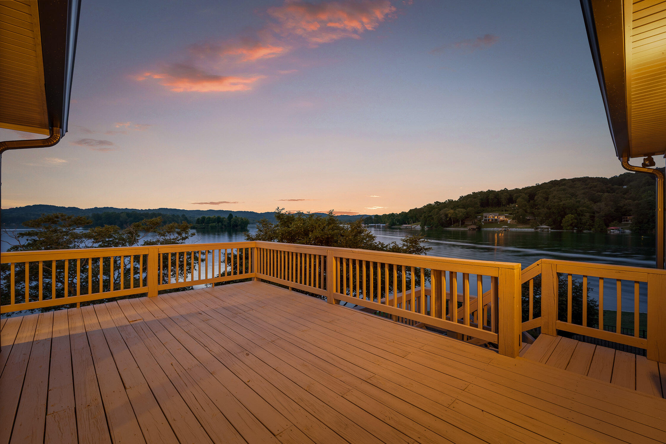 Spring City, Tennessee 37381, United States, 4 Bedrooms Bedrooms, ,4 BathroomsBathrooms,Residential,Active,164960