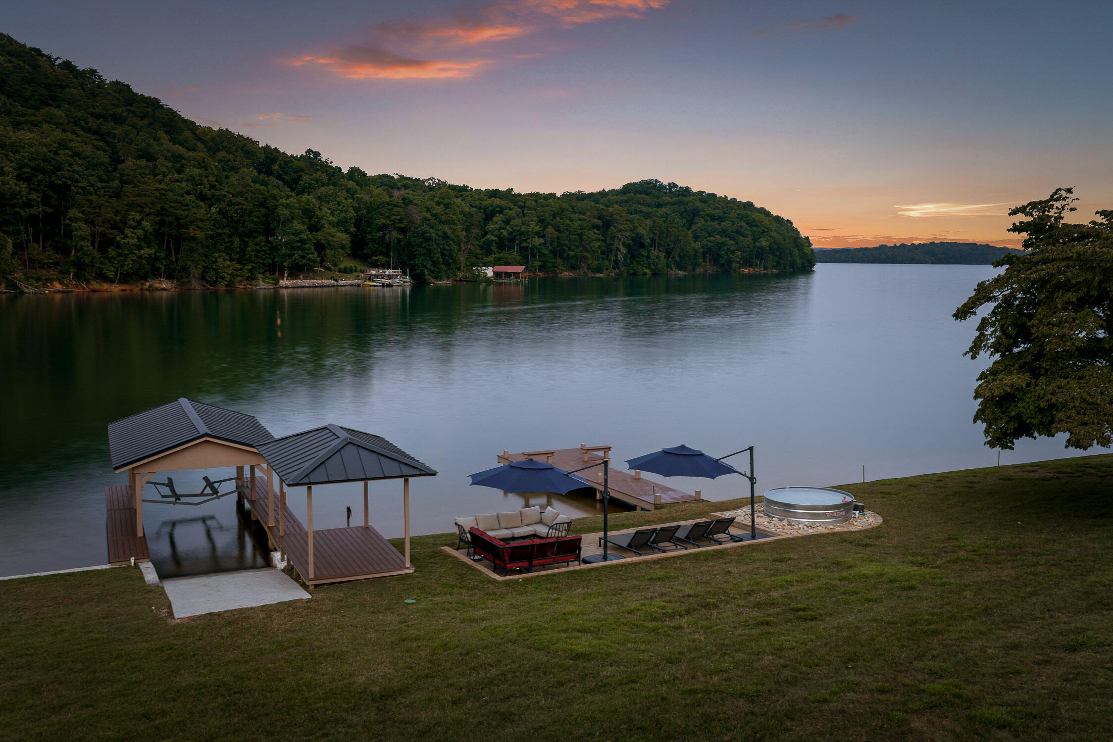 Spring City, Tennessee 37381, United States, 4 Bedrooms Bedrooms, ,4 BathroomsBathrooms,Residential,Active,164960