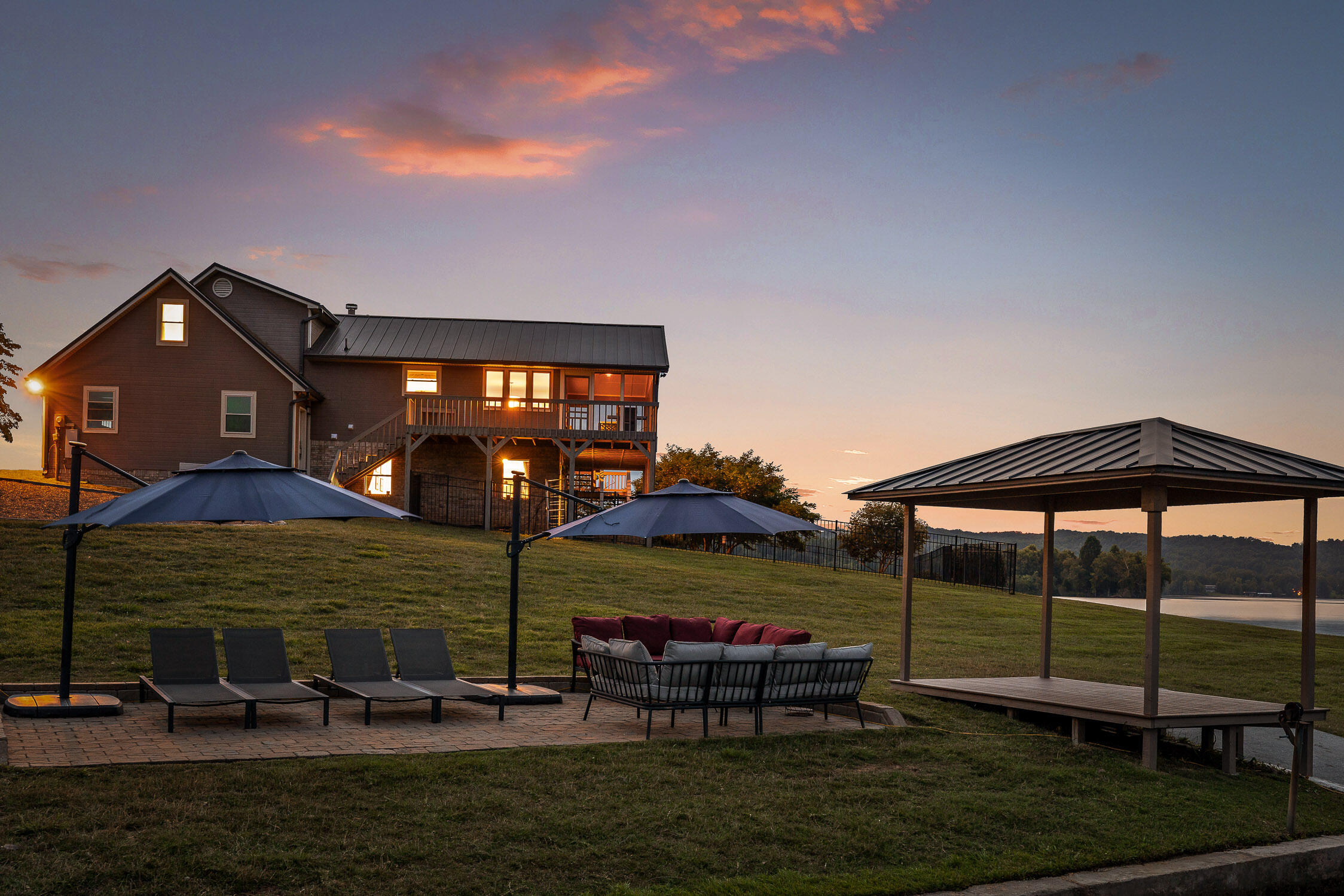 Spring City, Tennessee 37381, United States, 4 Bedrooms Bedrooms, ,4 BathroomsBathrooms,Residential,Active,164960