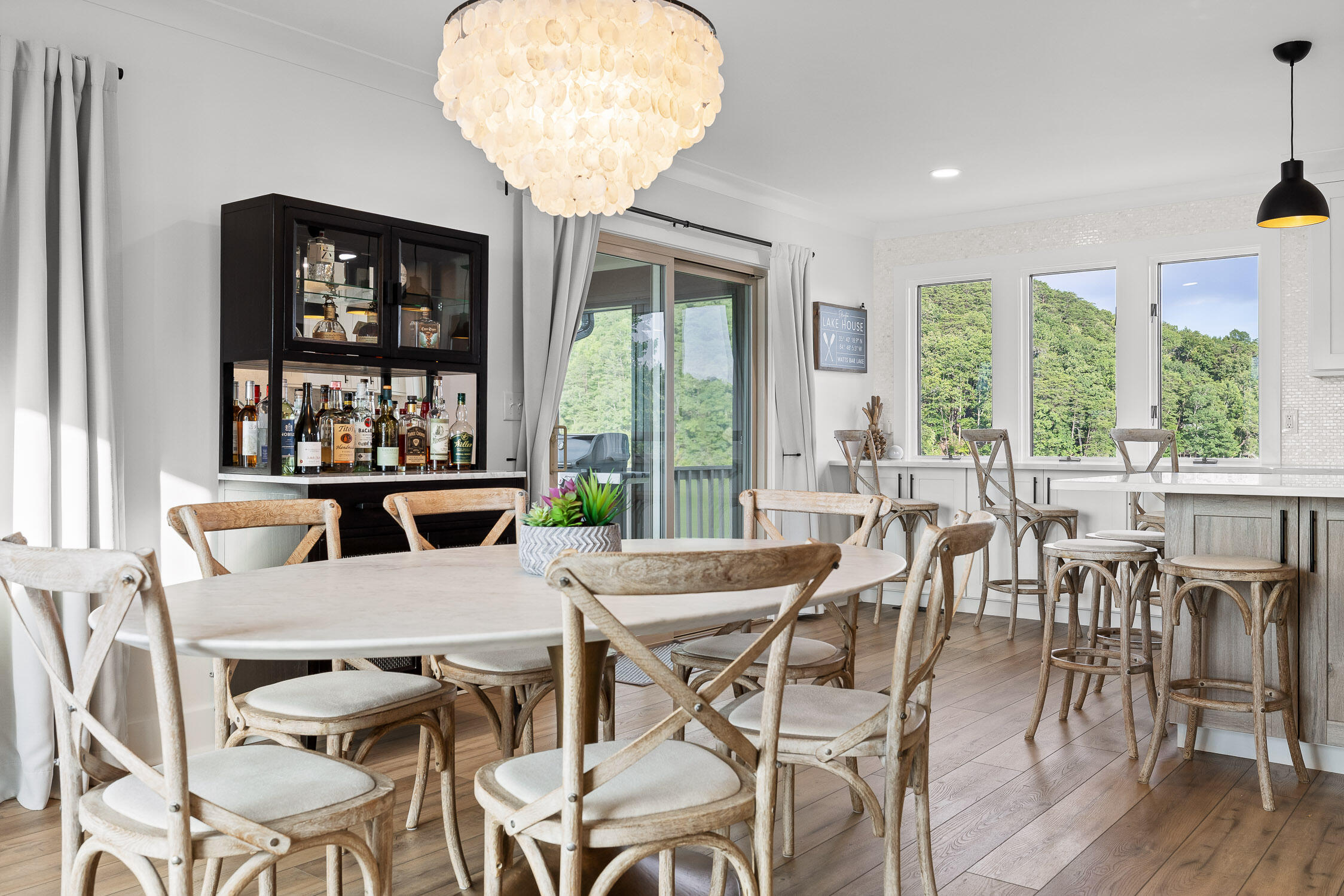 Spring City, Tennessee 37381, United States, 4 Bedrooms Bedrooms, ,4 BathroomsBathrooms,Residential,Active,164960