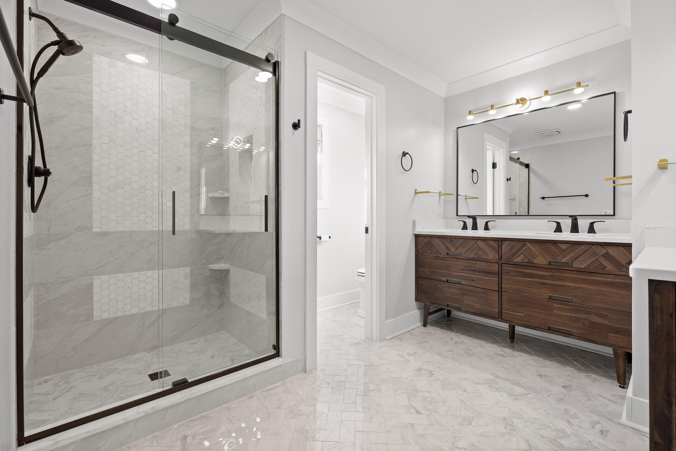 Spring City, Tennessee 37381, United States, 4 Bedrooms Bedrooms, ,4 BathroomsBathrooms,Residential,Active,164960