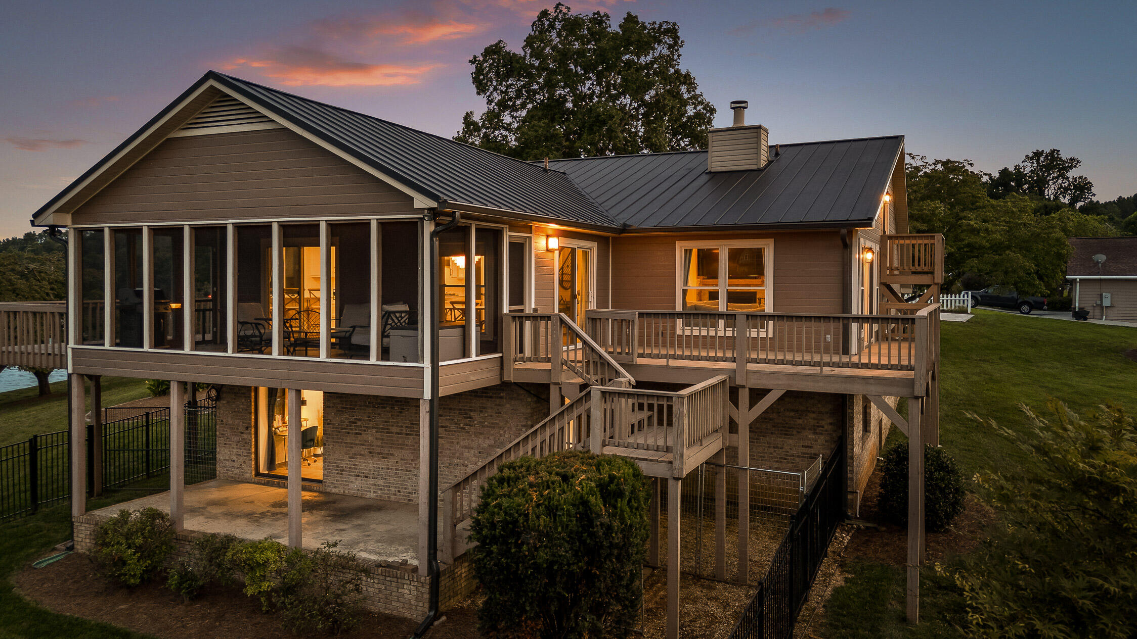 Spring City, Tennessee 37381, United States, 4 Bedrooms Bedrooms, ,4 BathroomsBathrooms,Residential,Active,164960