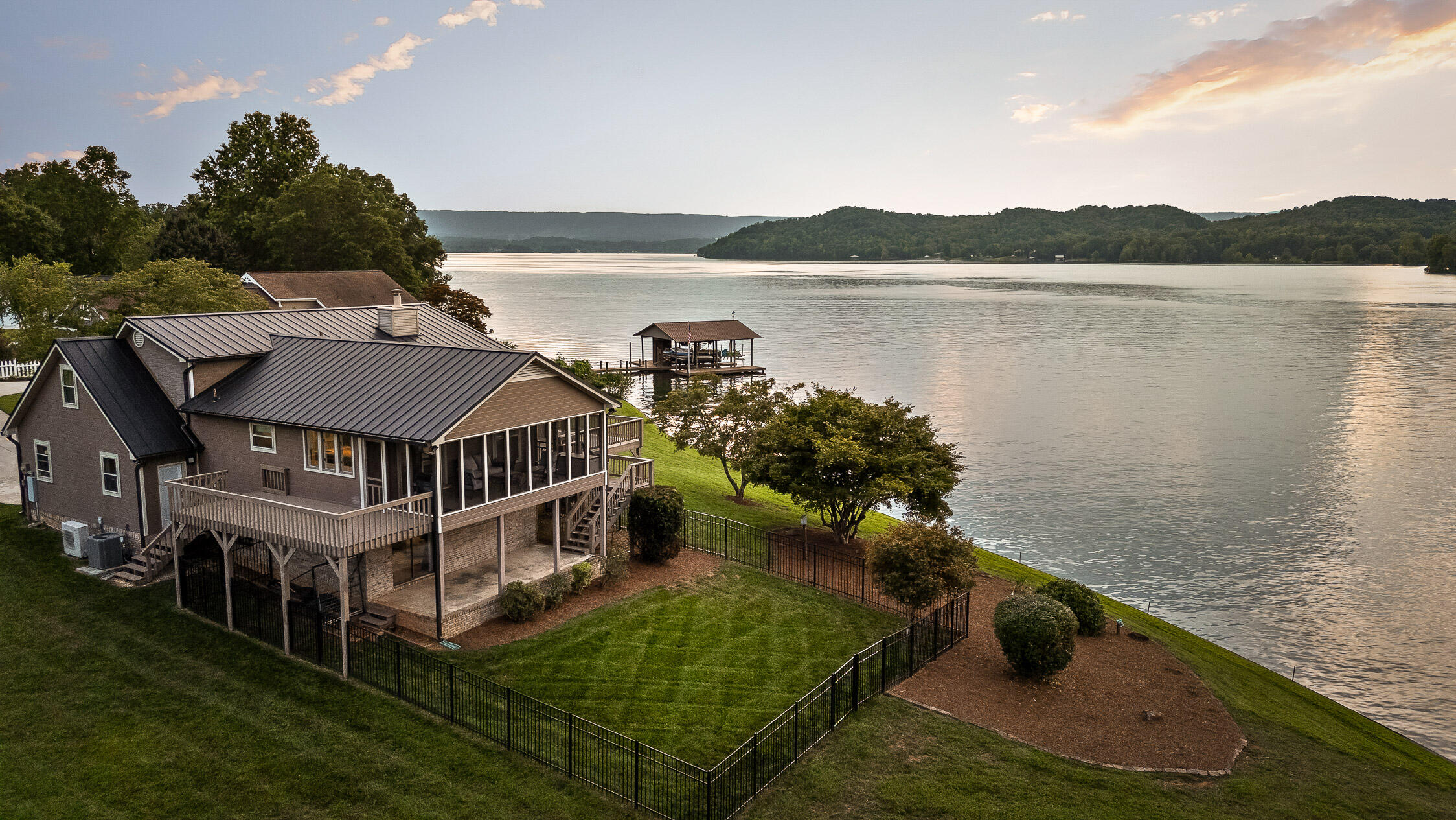 Spring City, Tennessee 37381, United States, 4 Bedrooms Bedrooms, ,4 BathroomsBathrooms,Residential,Active,164960