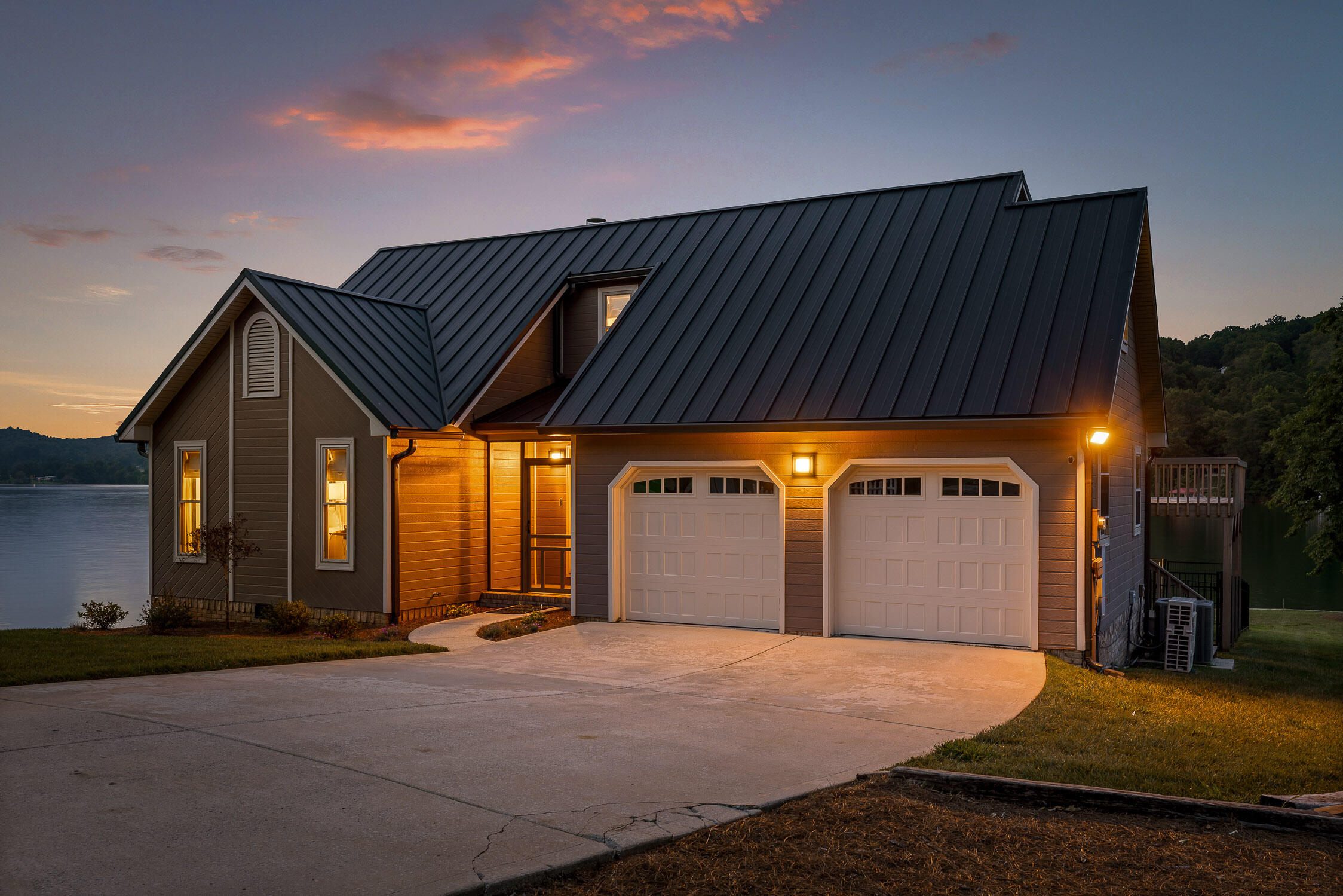 Spring City, Tennessee 37381, United States, 4 Bedrooms Bedrooms, ,4 BathroomsBathrooms,Residential,Active,164960