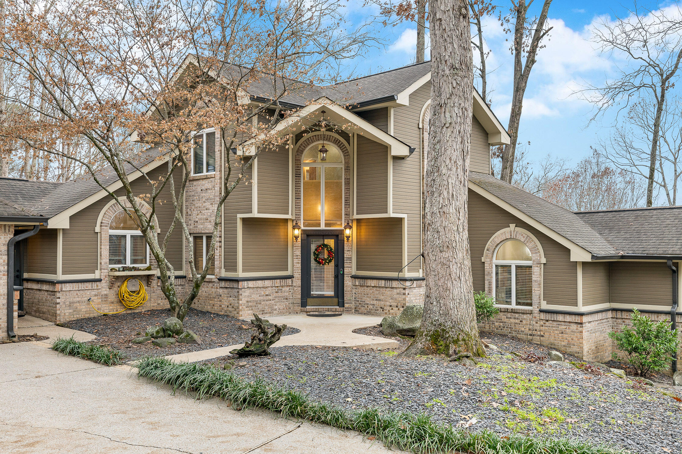 Ooltewah, Tennessee 37363, United States, 4 Bedrooms Bedrooms, ,4 BathroomsBathrooms,Residential,Contingent,23509