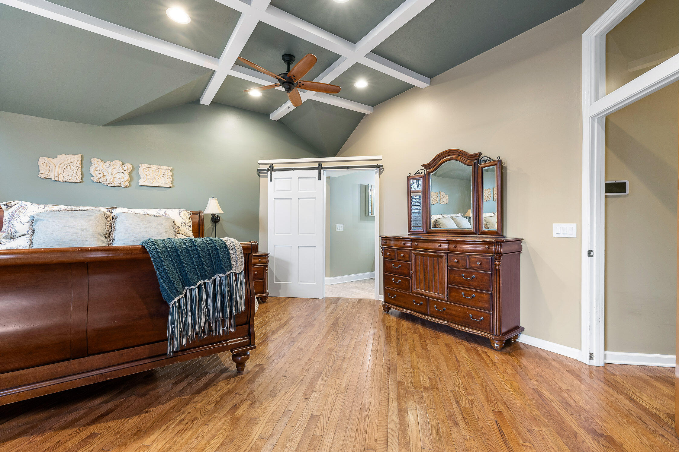 Ooltewah, Tennessee 37363, United States, 4 Bedrooms Bedrooms, ,4 BathroomsBathrooms,Residential,Contingent,23509